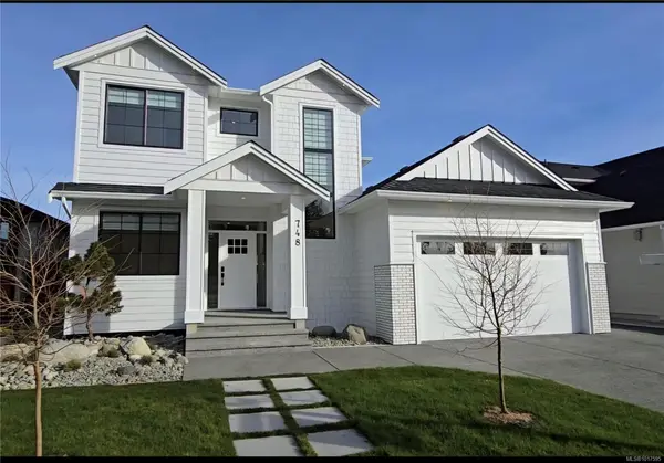 748 Beaver Creek Blvd, Campbell River BC V9H 0G4 - 4 bed, 4 bath in Campbell River