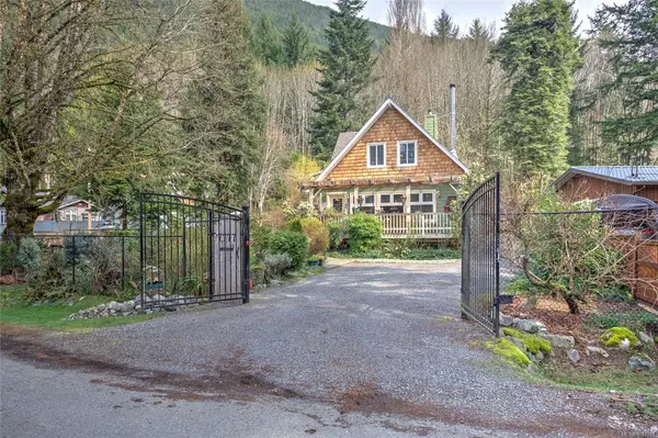 7777 Sunset Dr, Lake Cowichan BC V0R 3E1 - 4 bed, 3.0 bath in Lake Cowichan