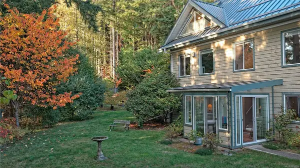 178 Elizabeth Dr, Salt Spring BC V8K 1H8 - 4 bed, 4.0 bath in Salt Spring