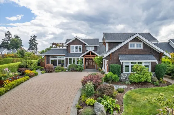 942 Bluffs Dr, Qualicum Beach BC V9K 0A2 - 4 bed, 3 bath in Qualicum Beach