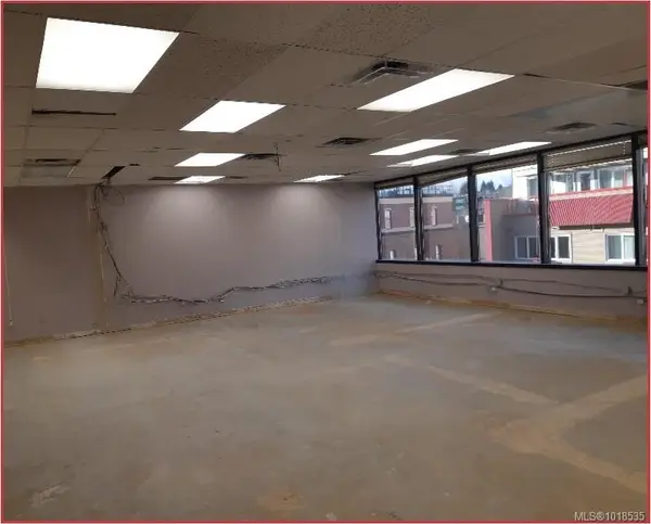 17 Church St # 302, Nanaimo BC V9R 5H5