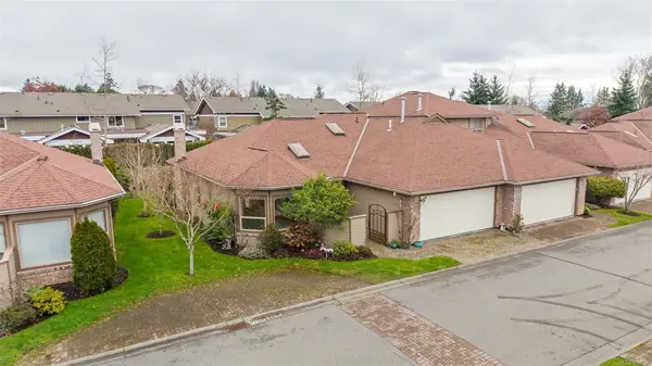 4515 Pipeline Rd # 403, Saanich BC V8Z 5M3 - 3 bed, 2 bath in Saanich