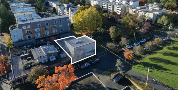 941 Kings Rd, Victoria BC V8T 1W7