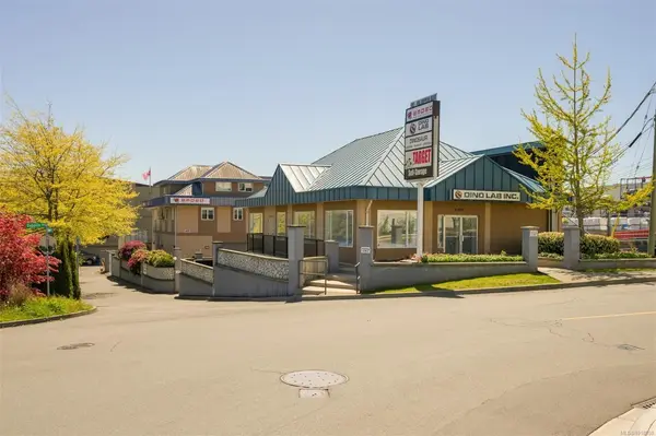 495 Dupplin Rd, Saanich BC V8Z 1B8