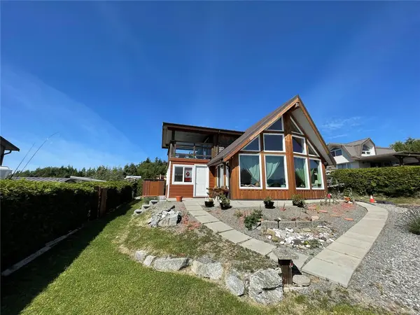 1049 Sixth Ave, Ucluelet BC V0R 3A0 - 1 bed, 1.0 bath in Ucluelet