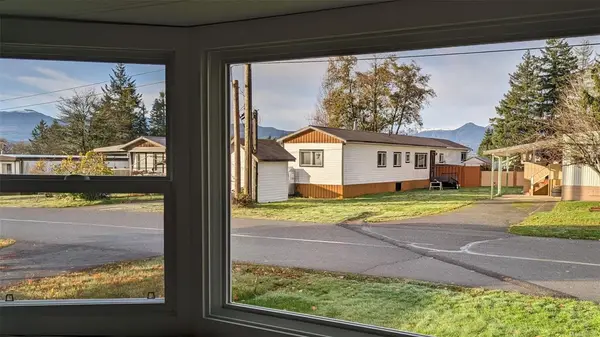 3216 Back Rd # 9, Comox BC V9M 4E2 - 3 bed, 1.0 bath in Comox