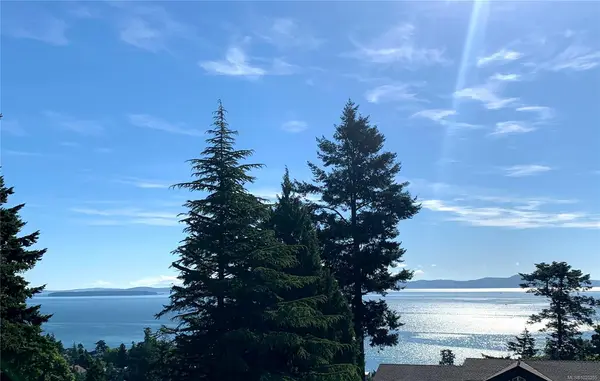 5070 Catalina Terr Lot B, Saanich BC V8Y 2A5