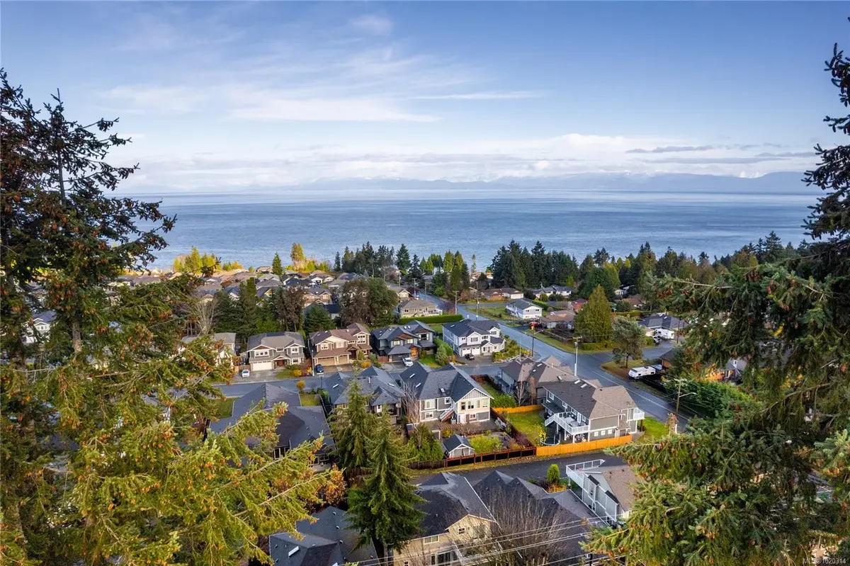 5611 Hammond Bay Rd, Nanaimo BC V9T 5N2
