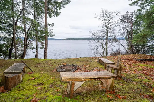 148 Pilkey Point Rd, Thetis Island BC V0R 2Y0 - 3 bed, 3 bath in Thetis Island