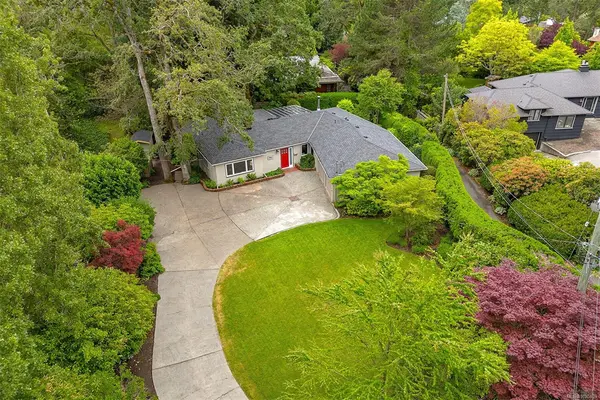 1941 Mayfair Dr, Saanich BC V8P 1R1 - 4 bed, 3 bath in Saanich