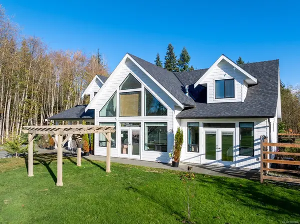 8740 Oyster River Way, Black Creek BC V9J 1K3 - 4 bed, 3.0 bath in Black Creek