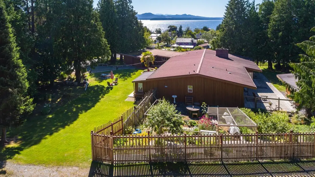410 17th Ave, Sointula BC V0N 3E0