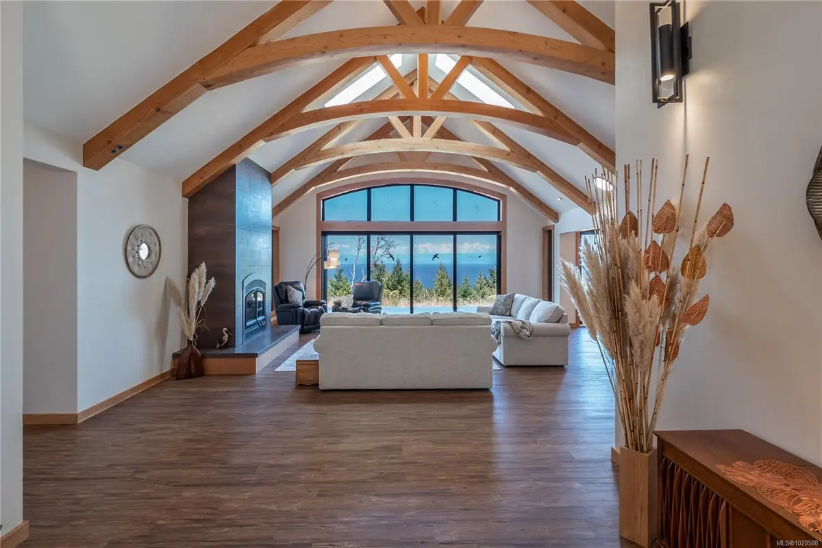 573 Horseshoe Rd, Gabriola Island BC V0R 1X3