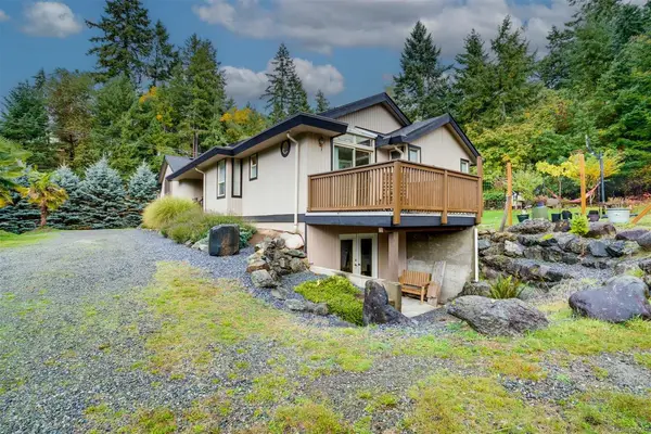 2310 Garry Oak Dr, Nanoose Bay BC V9P 9G1 - 4 bed, 2.0 bath in Nanoose Bay