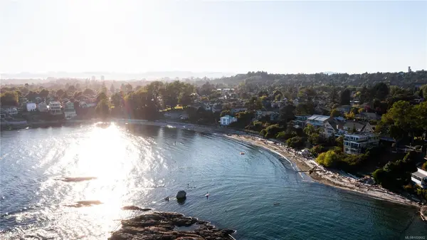 176 Barkley Terr, Oak Bay BC V8S 2J6