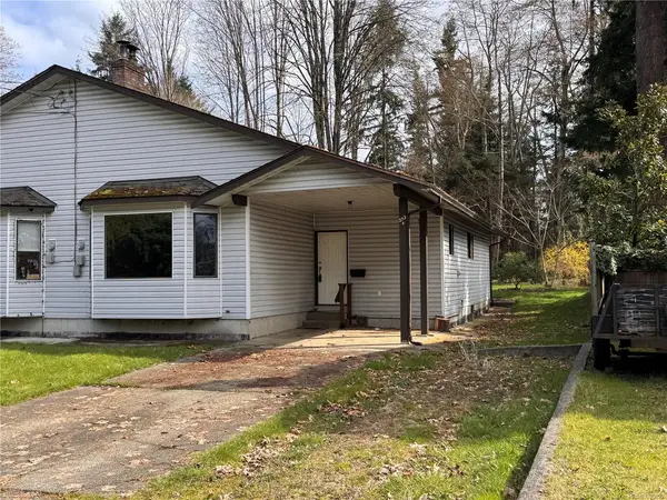 513 Erickson Rd # B, Campbell River BC V9W 1S8 - 3 bed, 2 bath in Campbell River