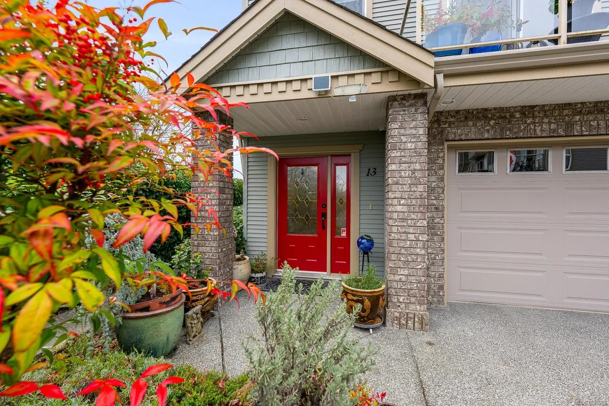 2475 Mansfield Dr # 13, Courtenay BC V9N 2M2