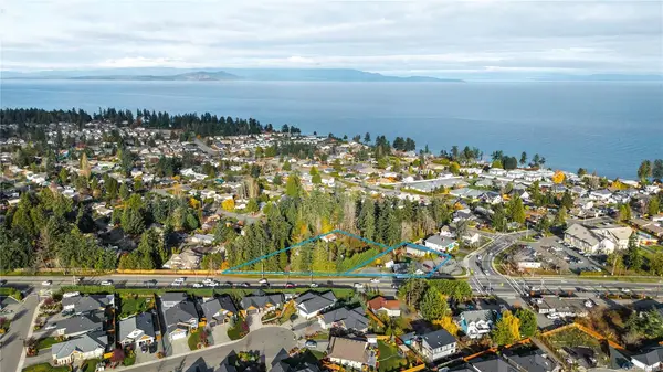 549 & 563 Island Hwy W, Parksville BC V9P 1C7