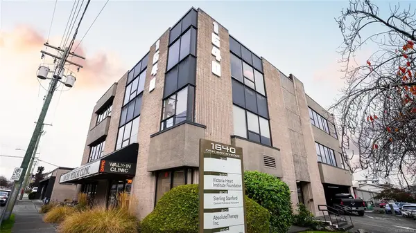 1640 Oak Bay Ave # 301, Victoria BC V8R 1B2