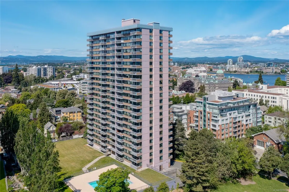 647 Michigan St # 1008, Victoria BC V8V 1S9