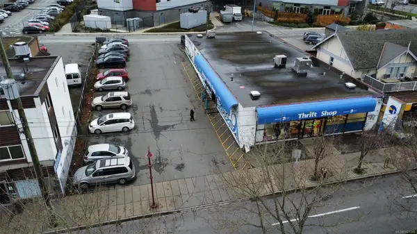 2642 Quadra St, Victoria BC V8T 4E4