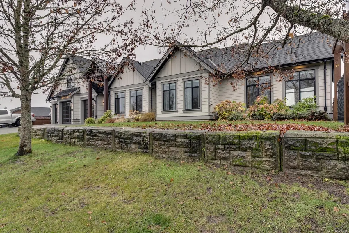 776 Hirst Ave, Parksville BC V9P 2L5