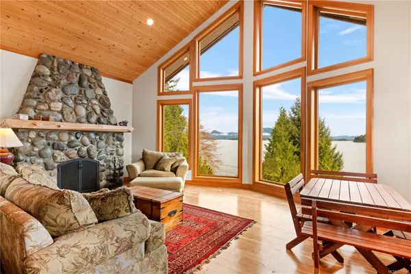 1062 Fifth Ave, Ucluelet BC V0R 3A0 - 3 bed, 2.0 bath in Ucluelet