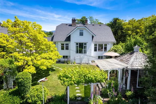 2974 7th Ave, Port Alberni BC V9Y 2J4 - 4 bed, 4 bath in Port Alberni