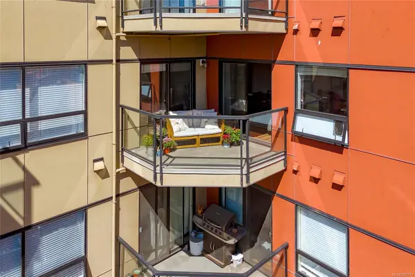 870 Short St # 408, Saanich BC V8X 2V5 - 2 bed, 2 bath in Saanich