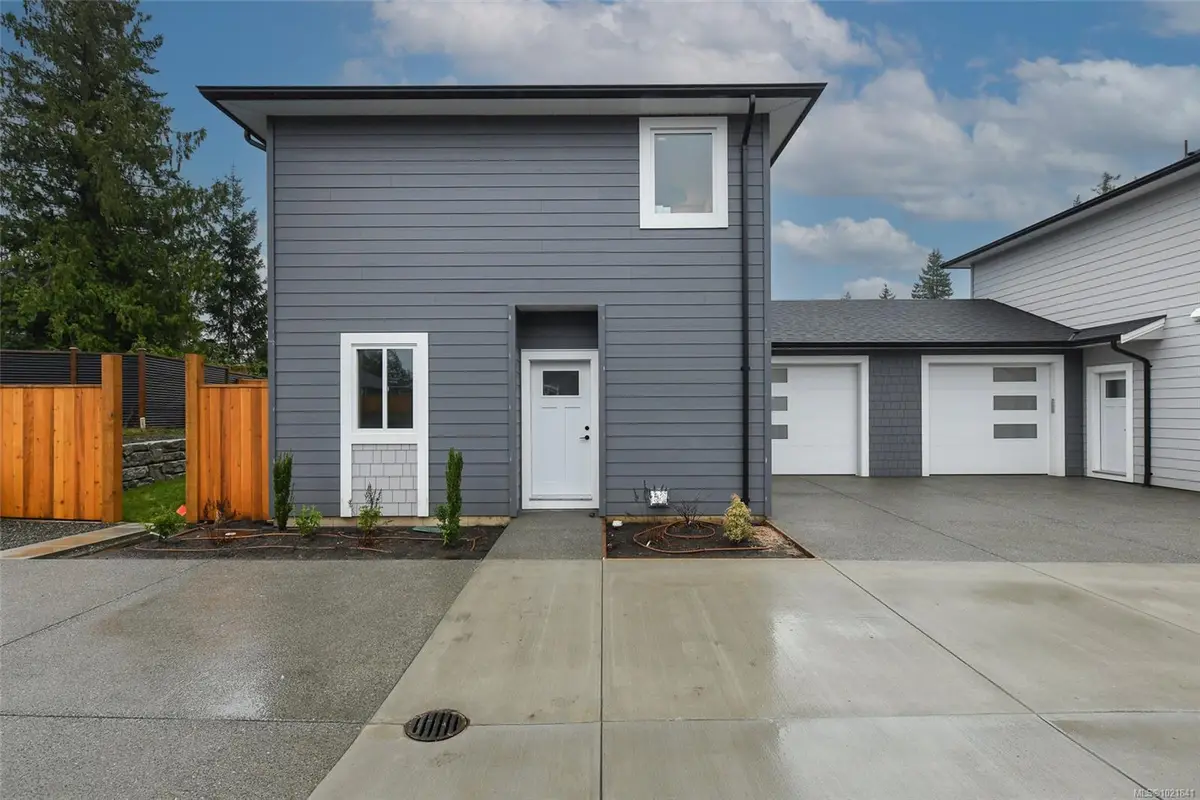 2317 McDonald Rd # B, Comox BC V9M 0C8