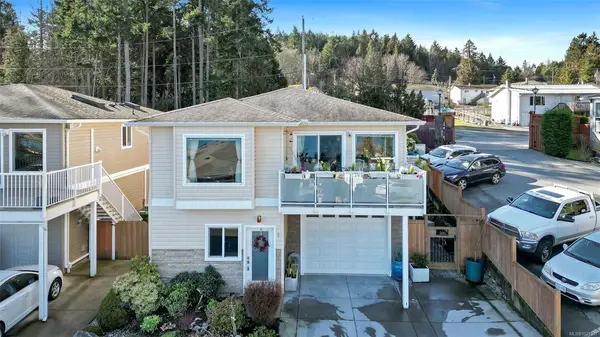 2740 Stautw Rd # 1, Central Saanich BC V8M 0A8 - 3 bed, 3.0 bath in Central Saanich