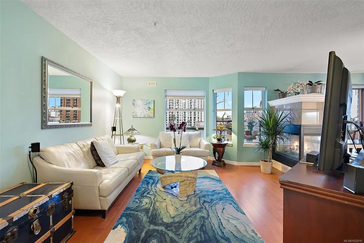 935 Johnson St #302, Victoria BC V8V 3N5