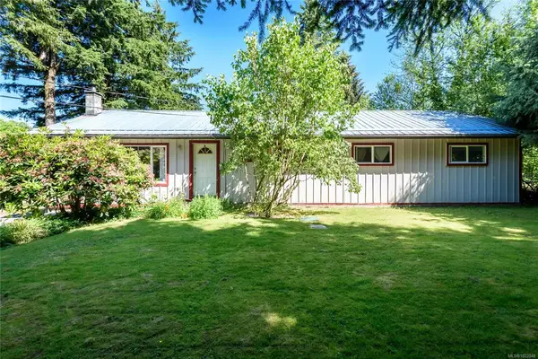 2030 Black Creek Rd, Black Creek BC V9J 1G5 - 4 bed, 1.0 bath in Black Creek
