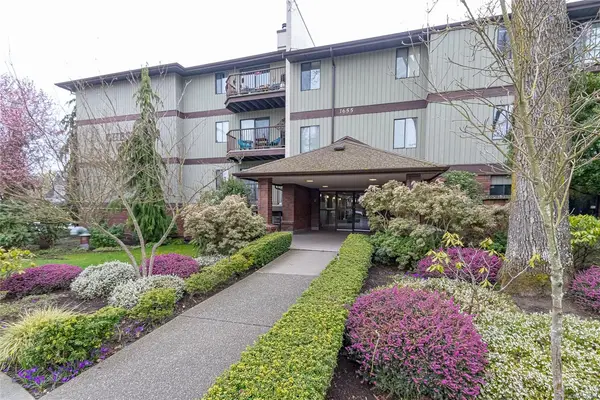 1655 Begbie St # 314, Victoria BC V8R 1L4 - 2 bed, 1 bath in Victoria