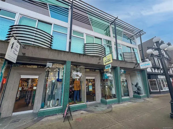 1033 Fort St, Victoria BC V8V 3K5