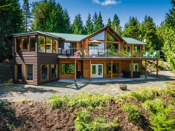 1685 Peligren Pl, Qualicum Beach BC V9K 2S3 - 4 bed, 3.0 bath in Qualicum Beach