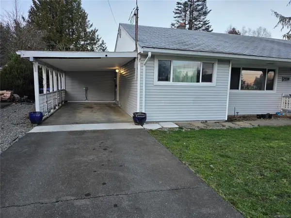 2114 McKenzie Ave, Comox BC V9M 1M7 - 3 bed, 2 bath in Comox