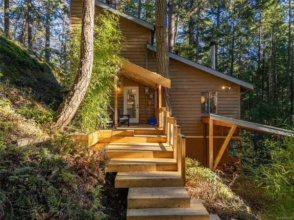 4708 Captains Cres, Pender Island BC V0N 2M0 - 2 bed, 2.0 bath in Pender Island