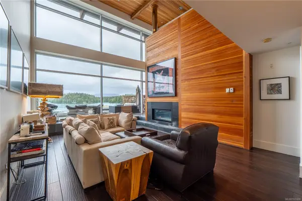 368 Main St # 304, Tofino BC V0R 2Z0 - 2 bed, 2.0 bath in Tofino