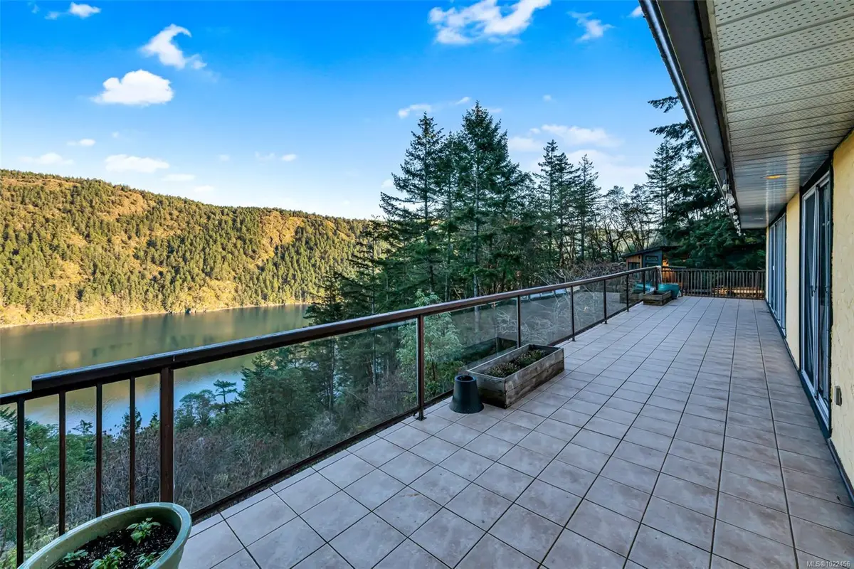 4133 Rocky Mountain Rd, Malahat BC V0R 2L0