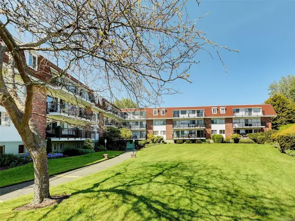 1680 Poplar Ave # 117, Saanich BC V8P 4K7 - 2 bed, 1 bath in Saanich