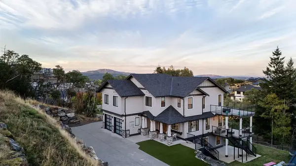 1414 Grand Forest Close, Langford BC V9B 0L2 - 7 bed, 6 bath in Langford