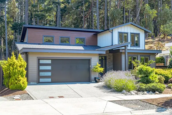 3845 Glen Oaks Dr, Nanaimo BC V9T 0G8 - 3 bed, 3 bath in Nanaimo