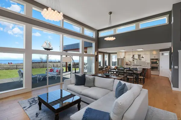 300 Connemara Rd, Comox BC V9M 3T4 - 4 bed, 3.0 bath in Comox