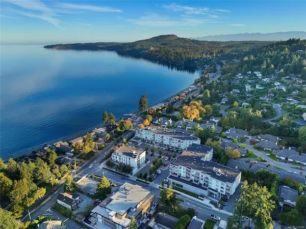 5118 Cordova Bay Rd # 302, Saanich BC V8Y 2K5 - 2 bed, 2 bath in Saanich