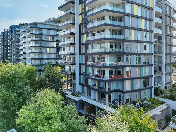 379 Tyee Rd # 204, Victoria BC V9A 0B4 - 2 bed, 2 bath in Victoria