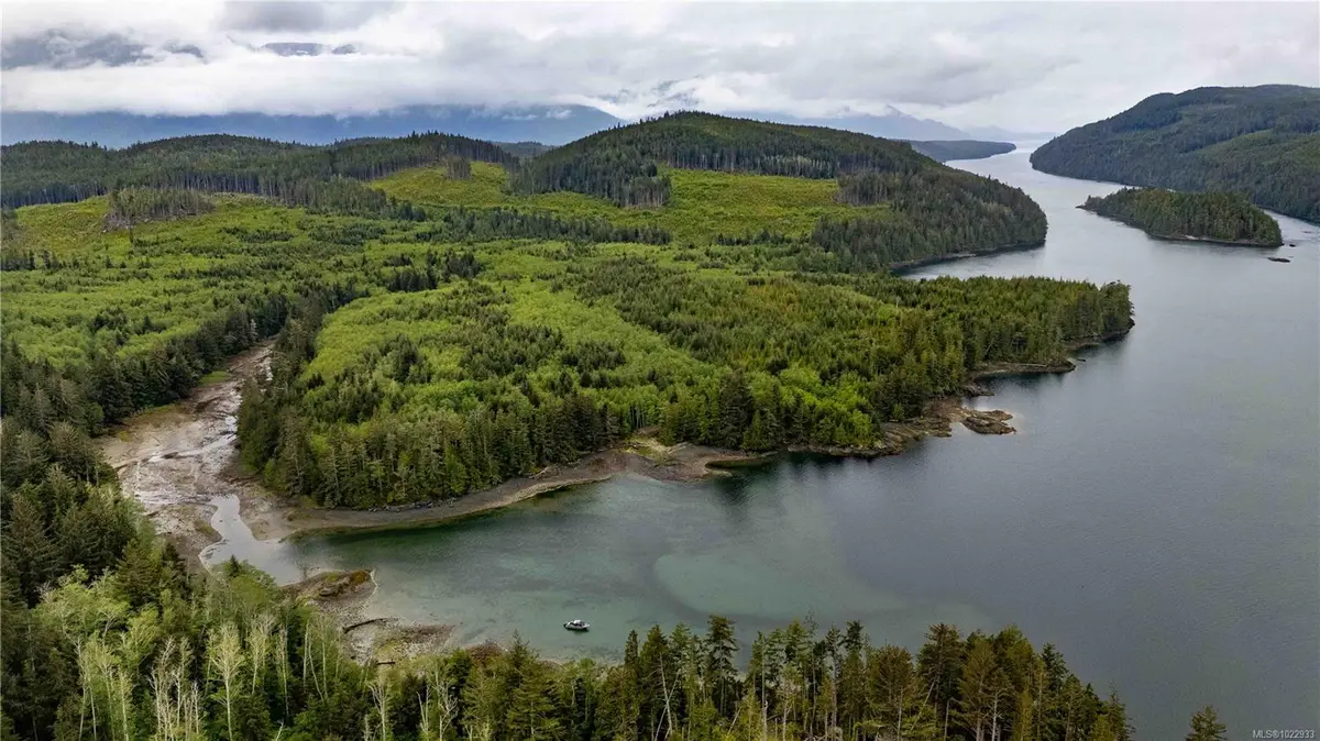 DL1833 Cracroft Island, West Cracroft Island BC V0N 3J0