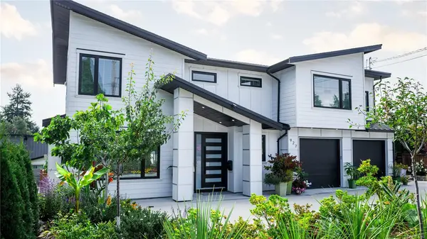 927 Beckwith Ave, Saanich BC V8X 3S2 - 5 bed, 6.0 bath in Saanich