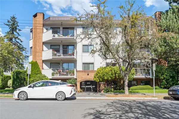 1052 Rockland Ave # 102, Victoria BC V8V 3H5 - 2 bed, 2 bath in Victoria