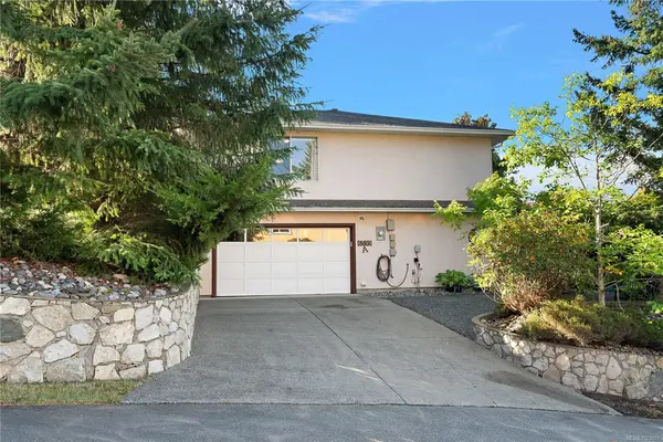 6599 Central Saanich Rd # A, Central Saanich BC V8Z 5V1 - 5 bed, 4.0 bath in Central Saanich